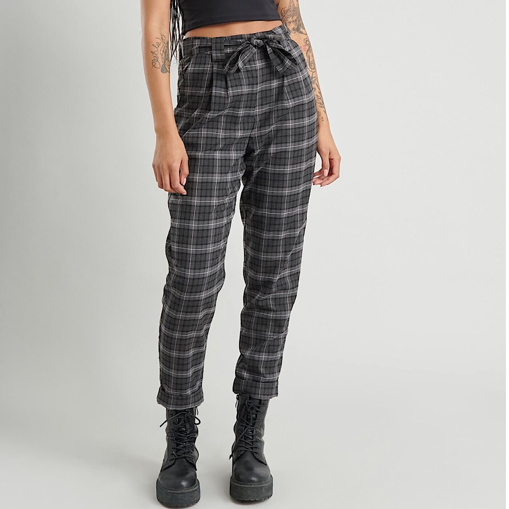 GARAGE | Plaid belted straight leg carrot pants size Small